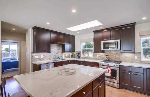Bay Park House | Amazing ocean & bay views, summer fireworks, A/C
