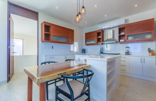 Colonia Meteorologico House | Amazing Oceanfront 6 Bedroom with Beach Access, Full Service, Heated Pool