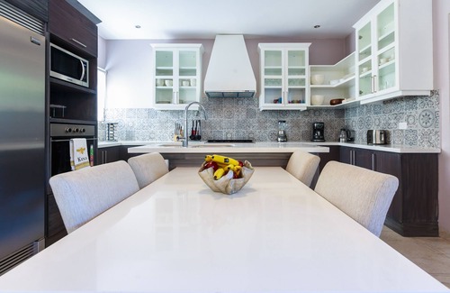 Colonia Meteorologico House | Amazing Oceanfront 6 Bedroom with Beach Access, Full Service, Heated Pool