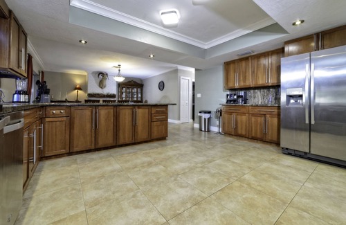 Cooper City House | Amazing ranch experience with private lake & pool