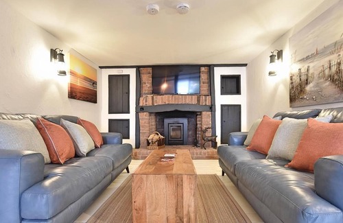 Sennen Cove Apartment | Amazing sea views from this ocean front apartment