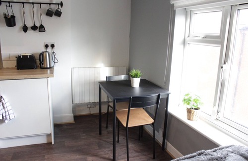 Southampton City Centre Apartment | Amazing Studio near Solent Uni w/Free Wifi