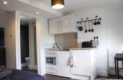 Southampton City Centre Apartment | Amazing Studio near Solent Uni w/Free Wifi