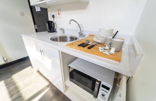 Selly Oak Apartment | Amazing studio next to the city