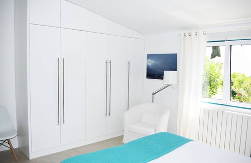 Prainha House | Amazing T4 in Prainha Village 5 min Waking to Beach and Pool