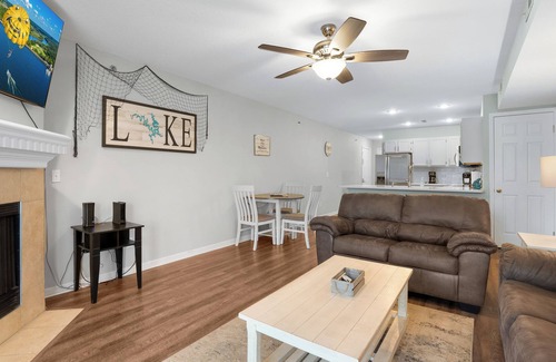 Osage Beach Condo | Amazing Updated Ledges Condo- Lakefront 3 BR/2BA Unit w/Cove View