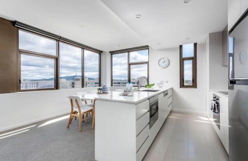 Barton Apartment | Amazing View In Large Apartment Barton ACT