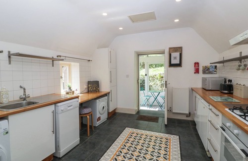 Malvern Cottage | AMAZING VIEW, pet friendly, character holiday cottage in Malvern