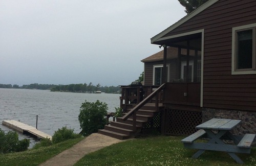 Redwood House | AMAZING VIEWS, DIRECT H20 ACCESS, 2 DOCKS, PRIVATE LANE, 30 MINS TO CANADA