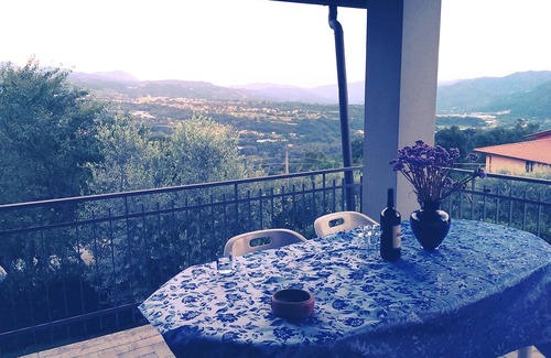 Mologno Apartment | Amazing views from this splendid 3 bedroom villa in Lucca region of Tuscany
