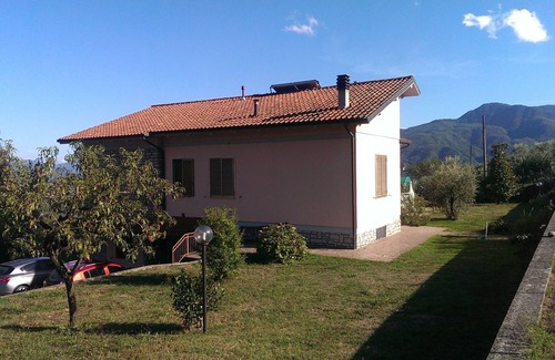 Mologno Apartment | Amazing views from this splendid 3 bedroom villa in Lucca region of Tuscany