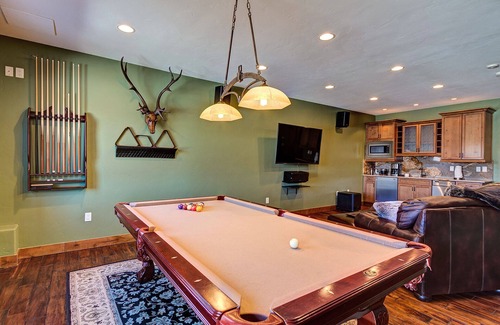 Baldy Mountain Cabin | Amazing views from this Breckenridge Mountain Lodge. Hot Tub, Fire Pit & Shuttle