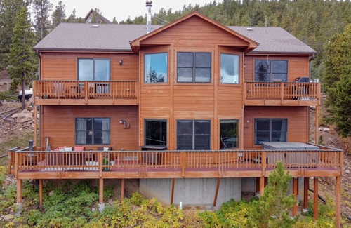 Coal Creek Canyon House | Amazing Views/Hot Tub/Skiing/Chefs Kitchen/Pool Table and Bar/Family Friendly