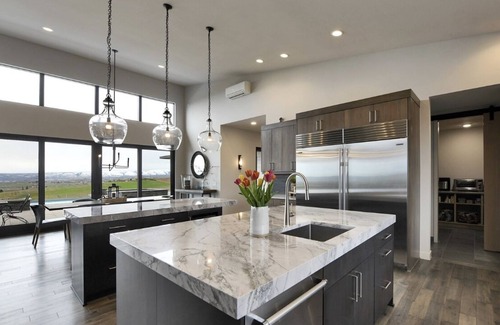 Yakima House | Amazing Views, massive Heated Pool, Hot Tub, Ultra Private, NO STAIRS, Rambler
