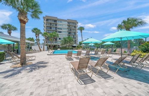 Siesta Key Condo | AMAZING VIEWS of Siesta Key Beach and Gulf. 5th floor corner unit 2br/2ba