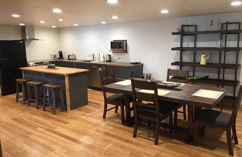 Gardiner Apartment | Amazing Views of Yellowstone Park & River! A 1/2 mile from YNP’s North Entrance.