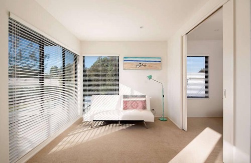 Silverleaves Apartment | Amazing Views - outdoor spa and pet friendly