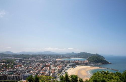 San Sebastian Villa | Amazing views over San Sebastian in a family cottage