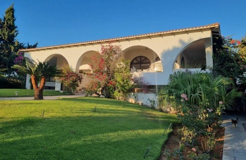 Caesarea Villa | Amazing Villa with Fenced Pool Garden