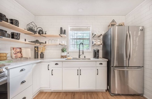 Jonesboro House | Amber Leaf Two · Eight 11 Homes Stylish & Spacious Home Near ATL