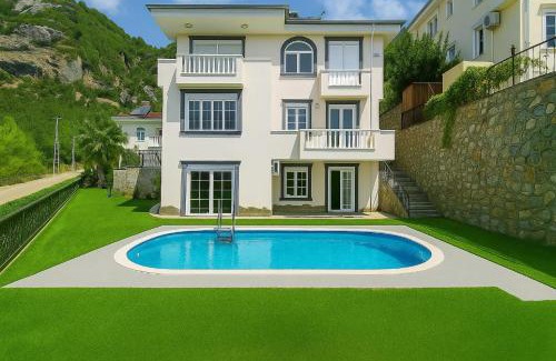 Bektas Villa | Ambiance Delux Villa with a Private Pool and a View