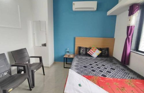 Nashik Apartment | Ambient Homestay (4-AC/Non AC Rooms with Kitchen)