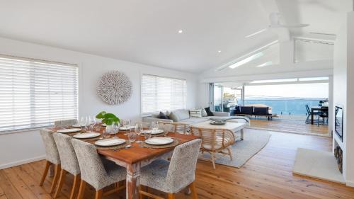 Killcare Heights House | 'Ambleside By The Sea' by Accom Holidays