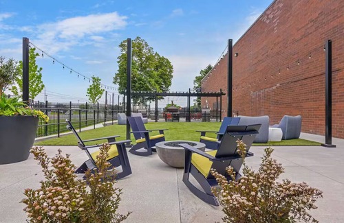 South Loop Hotel | Amenity Rich Double Queen Suite