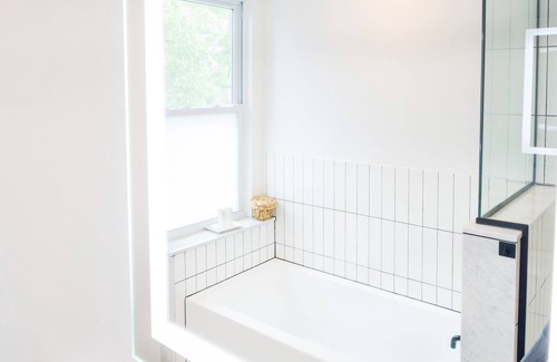 Greenport Hotel | American Beech in Greenport - Deluxe King Suite 12