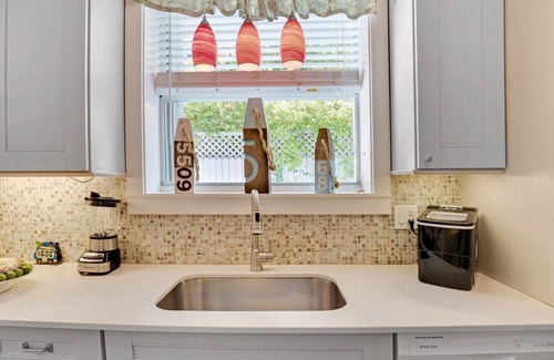 Downtown House | *AMERICANA TROPICALE @ OLD TOWN* Home & Pool by Duval + LAST KEY SERVICES.