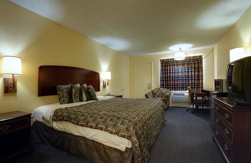 Comanche Hotel | Americas Best Value Inn Comanche