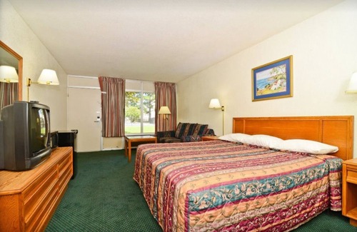 Wilson Apartment | Americas Best Value Inn Wilson - Unit 3 (ONE BED) GROUND FLOOR