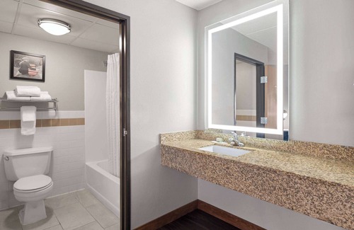 Shakopee Hotel | AmericInn by Wyndham Shakopee Near Canterbury Park