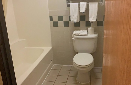 Wetmore Hotel | AmericInn by Wyndham Wetmore Munising