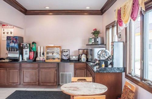 Amherst Hotel | Amherst Inn & Suites
