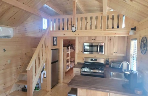 Brownfield Cabin | Amish built cabin on 280 acres near North Conwayn