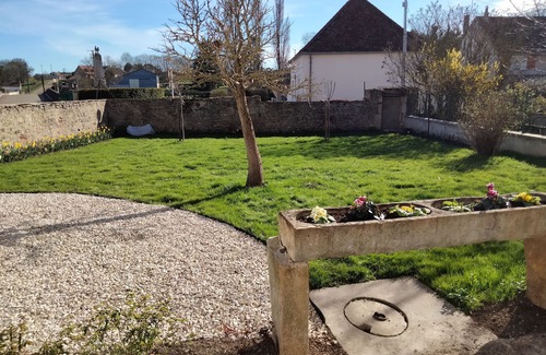 Guillon House | Ammonites : Charming cottage in Burgundy