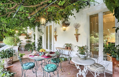 Sorrento City Centre Villa | AMORE RENTALS - Villa Sofia with Terrace and Air Conditioning