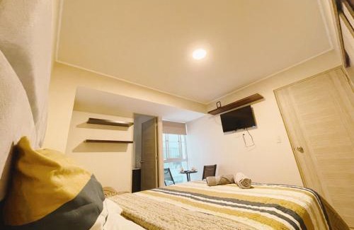 Tejada Alta House | Amplia habitación privada con baño privado y TV