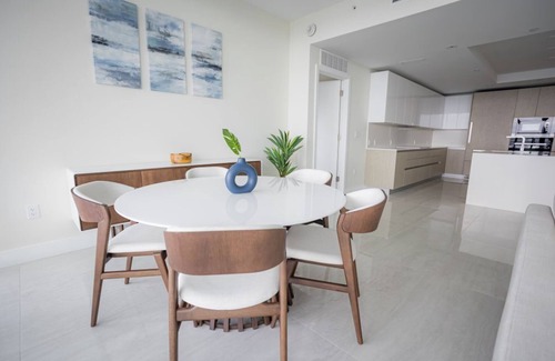 Singer Island Hotel | Amrit Ocean Resort. Stylish 2BR Living with Pool