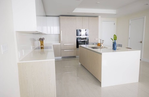Singer Island Hotel | Amrit Ocean Resort. Stylish 2BR Living with Pool