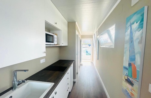 Gijon City Centre Boat Rental | AMSTERDAM CASA FLOTANTE
