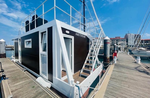 Gijon City Centre Boat Rental | AMSTERDAM CASA FLOTANTE