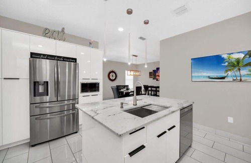 Crescent Lakes Villa | Amzing 4 Bedroom Pool Home Close to Disney