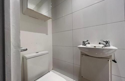 Chiswick Apartment | An Economic Studio in the heart of Chiswick - London