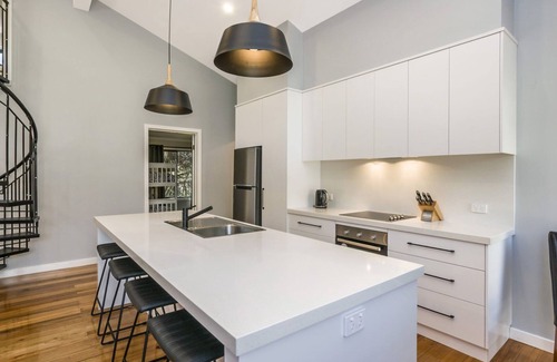 Port Fairy House | An ideally located family home