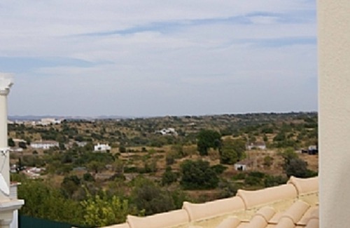 Ferragudo Villa | An Impressive Villa With Private Pool, Air Con, Extensive Gardens & fibre WiFi.