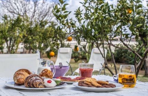 Partinico Villa | An oasis of tranquility, a Villa surrounded by greenery