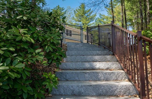 Lochmere House | An oasis sitting right on Silver Lake
