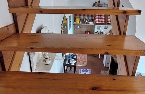 Pontecorvo House | An oil mill renovated as a cottage located in a hamlet surrounded by greenery.